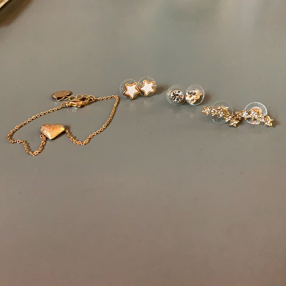 Gold bracelet and 3 set earring pack